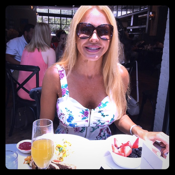 Meet your Posher, Amanda - Picture 2 of 6